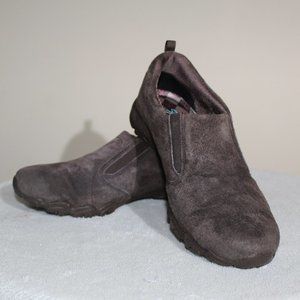 Sketchers suede slip on shoes